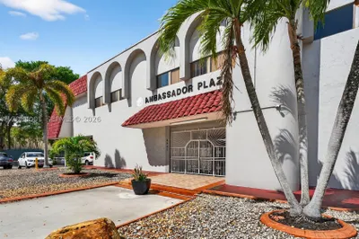 6447 E Miami Lakes Dr E #104 1