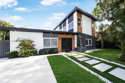 3056 NE 14th Ave 1