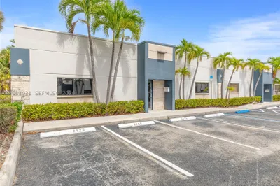 8125 NW 33rd St 1