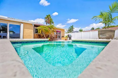 5320 NE 16th Ter 1