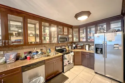 2200 E Hallandale Beach Blvd #211 1