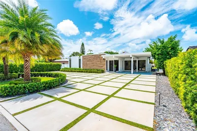 701 NW 5th Avenue 1