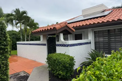 13479 Fountain View Boulevard 1