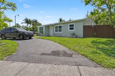 2480 NE 13th Terrace 1