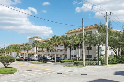 200 E Royal Palm Road #3040 1