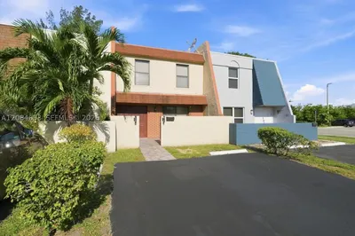 7597 NW 75th Ave 1