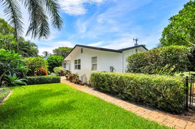 844 Avon Road 1