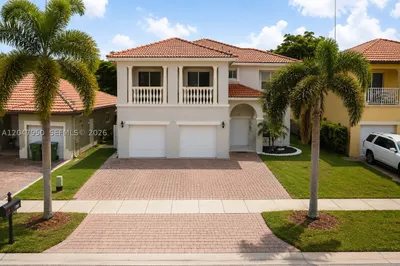 1351 NE 41st Pl 1