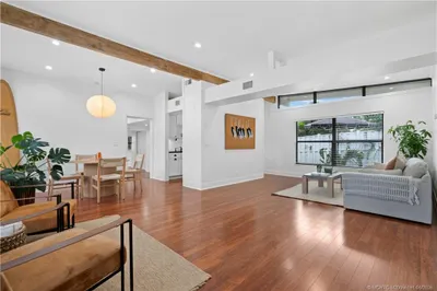 1944 NE Lake Place 1
