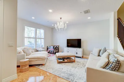 4930 NW 15th Avenue 1