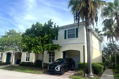 219 SW 7th Street 1