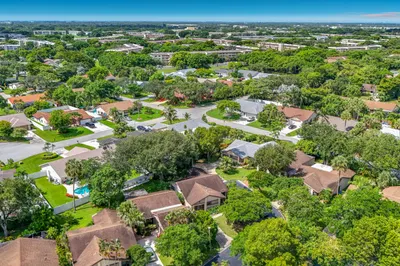 2208 Seagrape Circle 1