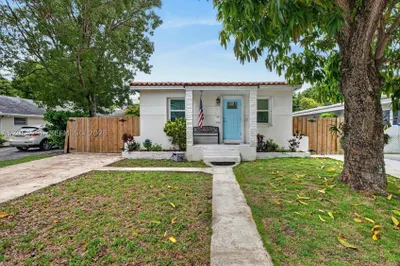 3780 SW 27th Ter 1
