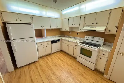 2060 NW 48th Ter #308 1