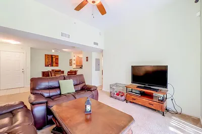 519 E SHERIDAN Street #4042 1