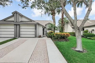 1911 Landings Boulevard 1