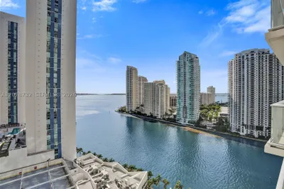 300 S Biscayne Blvd #T-1816 1