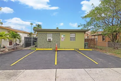 744 NW 5th Ct 1