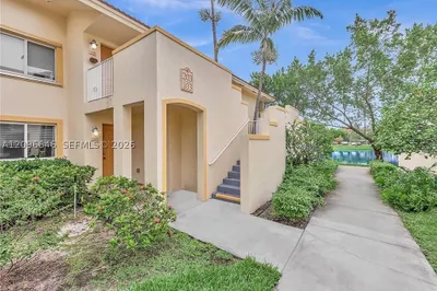 6245 SW 47th Mnr #203 1