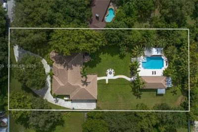 11070 SW 52nd Ct 1
