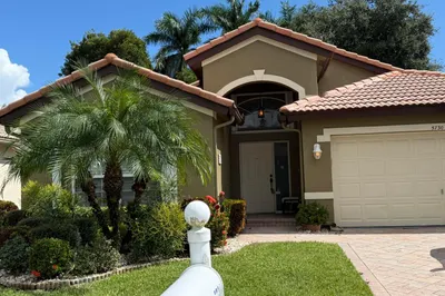 5730 Royal Club Drive 1