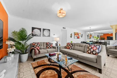 200 NE 12th Avenue #3a 1