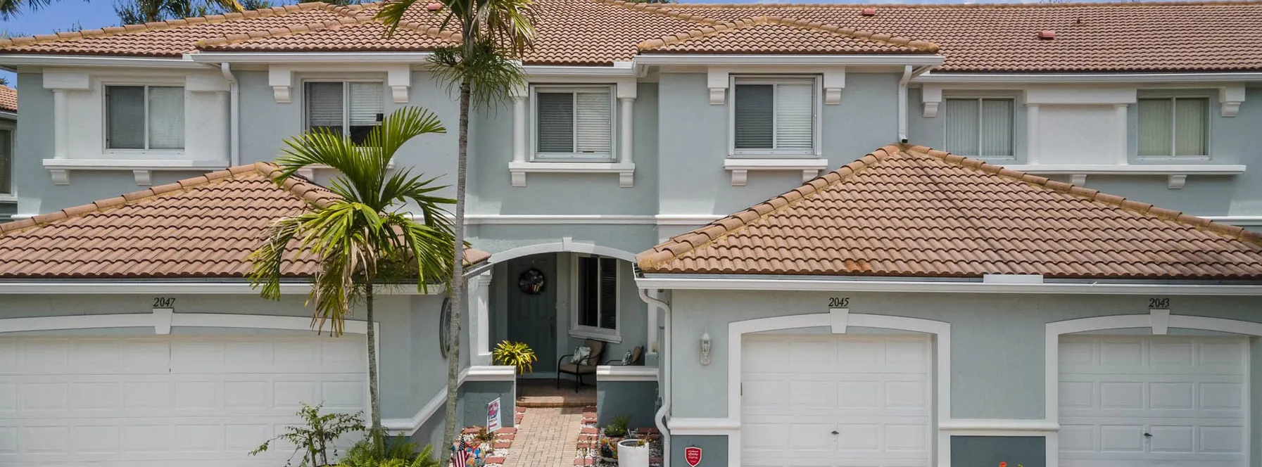 Just Listed | 2045 Oakhurst Way
