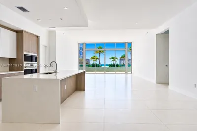 153 N Seabreeze Blvd #401 1