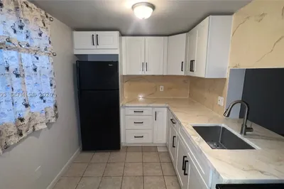 2800 NW 56th Ave #H404 1