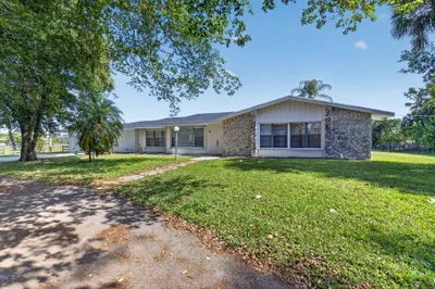 10157 La Reina Road 1
