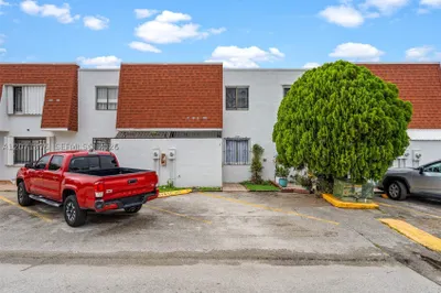 319 NW 109th Ave #3B 1