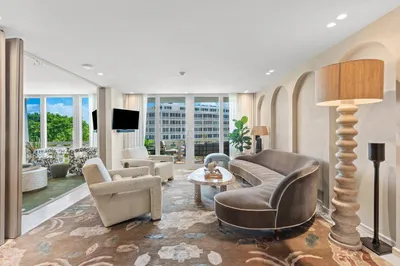 100 Sunrise Avenue #418 1