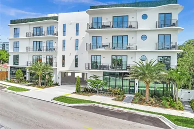 2100 Miami Rd 1