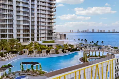 220 Lake Shore Drive #815 1