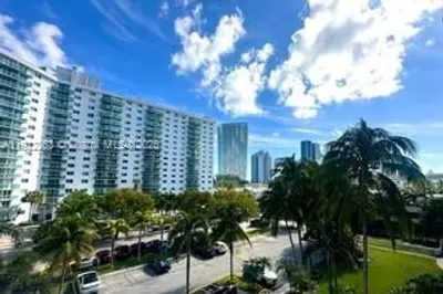 19390 Collins Ave #414 1
