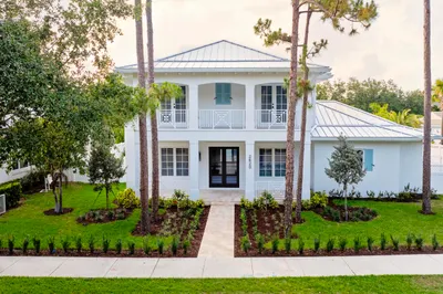 2620 Greenway Drive 1