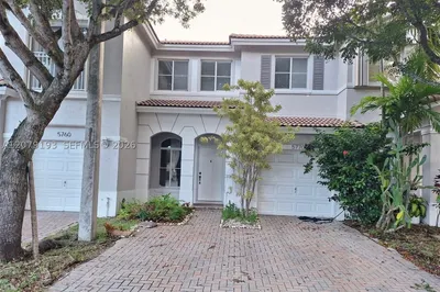 5770 NW 113th Pl 0 1