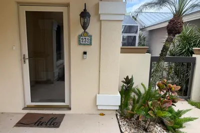 232 E River Park