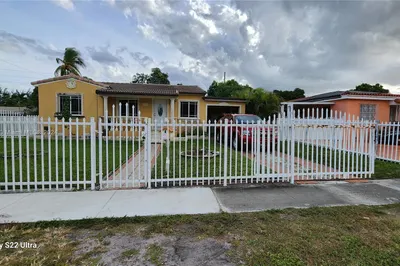250 E 34th St 1