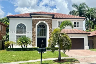 912 NE 35th Ave 1