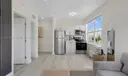 727 Collins Ave Photo