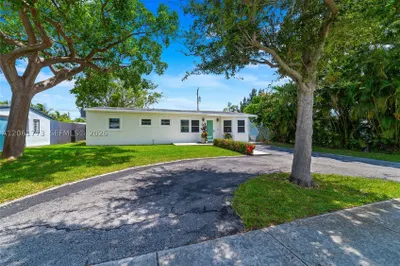 320 NE 59th Ct 1