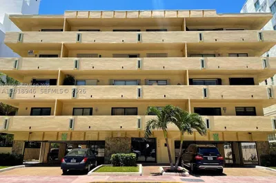 2924 Collins Ave #404 1
