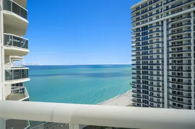 4779 Collins Ave #3305 1