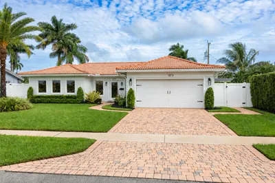 979 SW 13th Drive 1