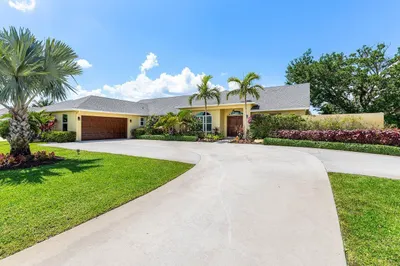 1045 Fairdale Way 1