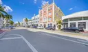 727 Collins Ave Photo