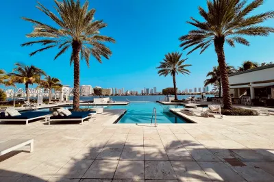 17111 Biscayne Blvd #208 1