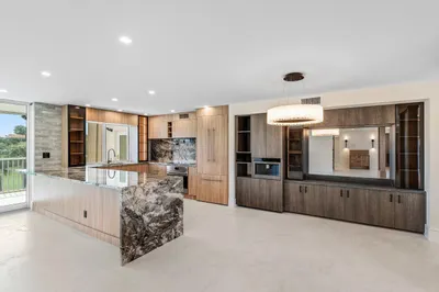 300 E Royal Palm Road #40a 1