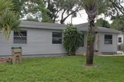 5820 SW 53rd Ter 1
